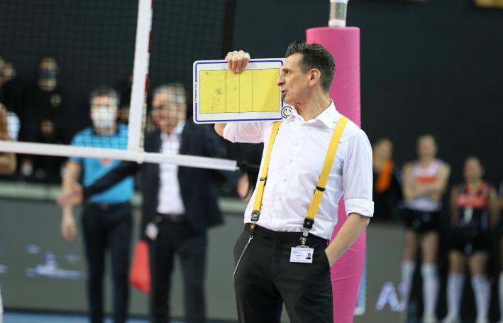 <Derbide gülen taraf lider VakıfBank