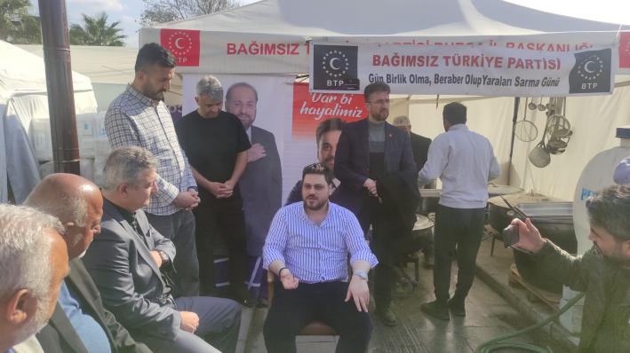 “Hükümet sınıfta kaldı, afeti millet kendi yönetti”