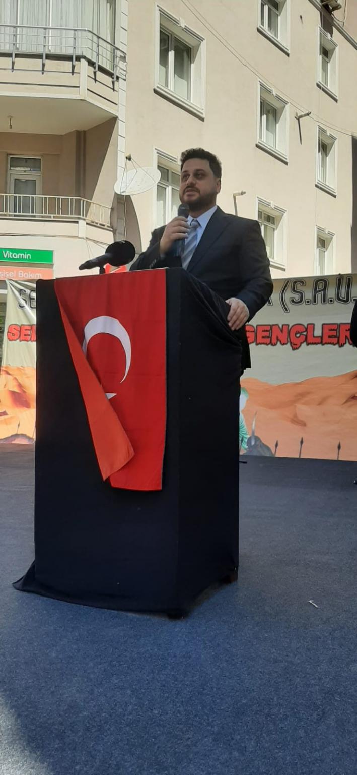 Hüseyin olmak zordur, ama Hüseyni duruşu sergilemek bir mecburiyettir.